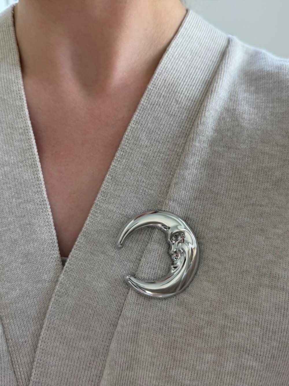 Sku0647 Vintage Women Silver Moon Brooch With Face Stainless steel + gift bag